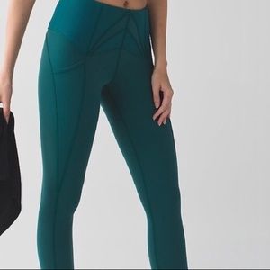 lululemon 23” exquisite crop in teal